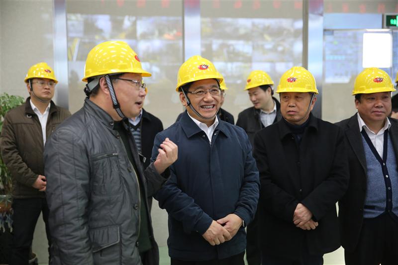 2015年12月30日下午，蘇州市副市長徐美健帶領消防、安監等部門的負責人來華昌化工進行節前安全生產檢查工作。